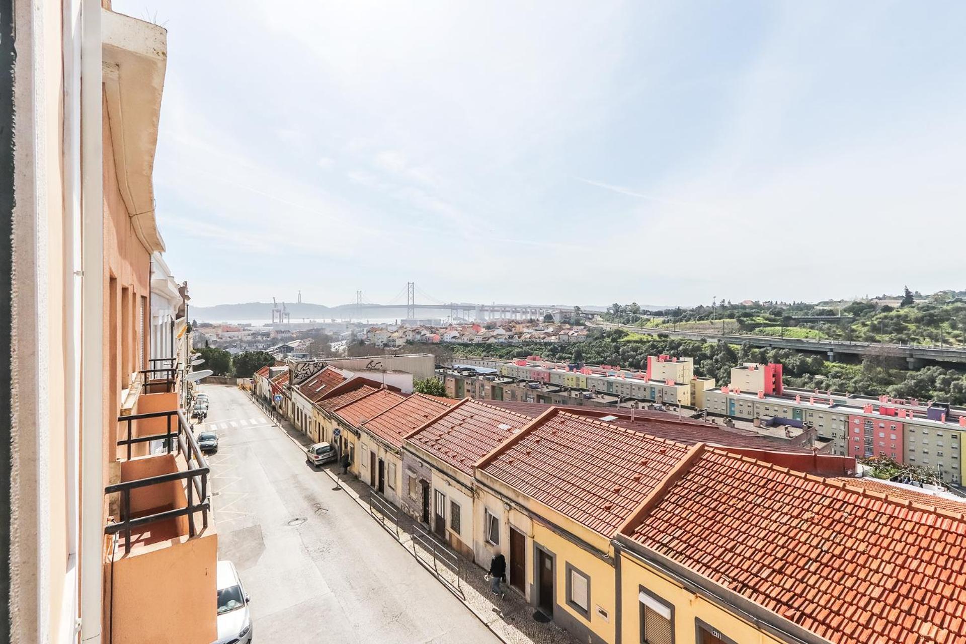 Vita Portucale ! Mp88 Building Lisbon Bagian luar foto