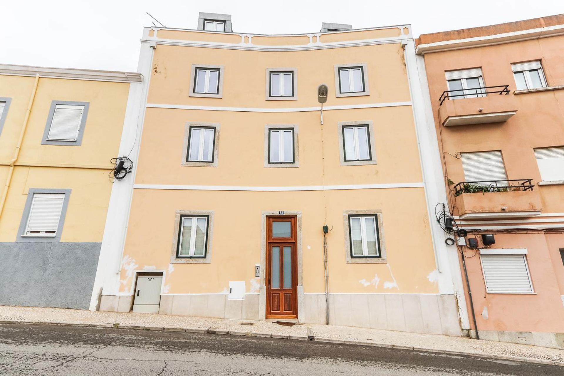 Vita Portucale ! Mp88 Building Lisbon Bagian luar foto