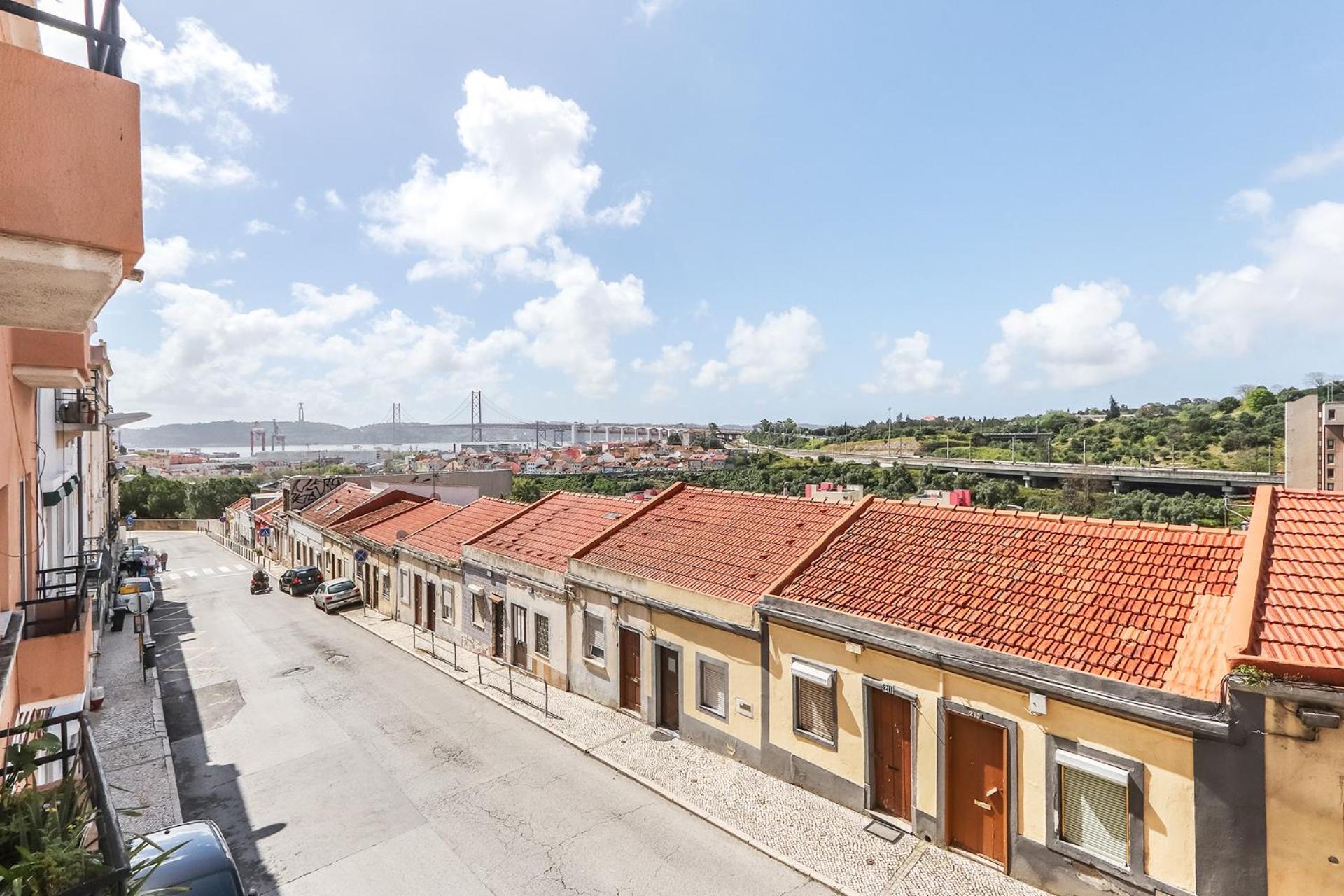 Vita Portucale ! Mp88 Building Lisbon Bagian luar foto